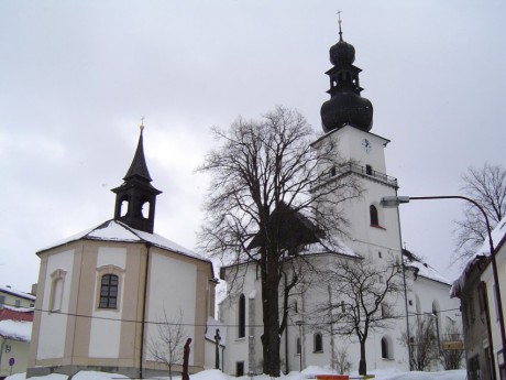 002 Kostel sv. Prokopa a kaple sv. Barbory, březen 2005