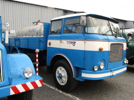 007 Škoda 706 RT valník pro přepravu mléka, rok výroby 1971