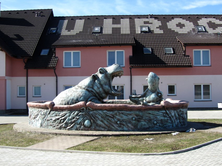 019 Hroši (Škrdlovice - hotel U Hrocha), březen 2012