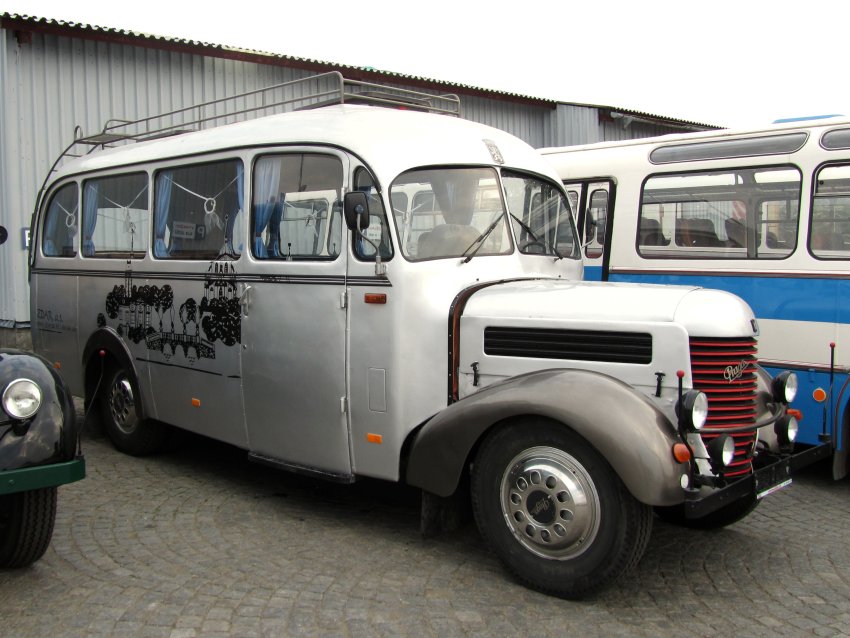 005 Autobus Praga RND, rok výroby 1947